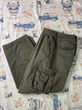 Gap Men’s Olive Military Green Cargo Pants Size 36x30